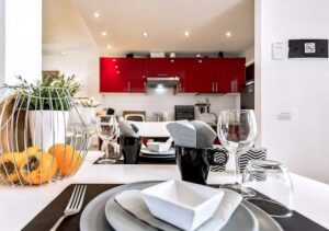 Große Ferienwohnung mit Terrasse und Jacuzzi in San Eugenio