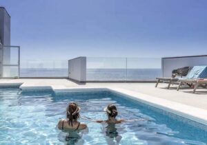 Wundervolle Ferienwohnung mit Pool & Meerblick