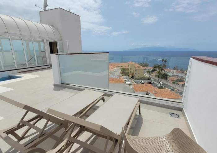 Wundervolle Ferienwohnung mit Pool & Meerblick