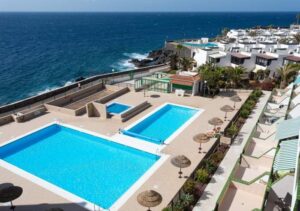 Helle Ferienwohnung, erste Meereslinie mit Meerblick, 3 Pools (1 beheizt) – Costa del Silencio, Teneriffa Süd