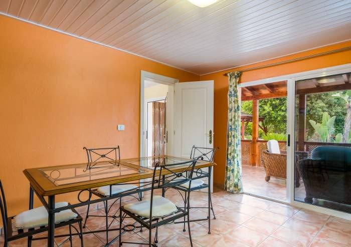 Traumhaftes Ferienhaus „Casa Julia“ auf Finca mit Pools in Chío