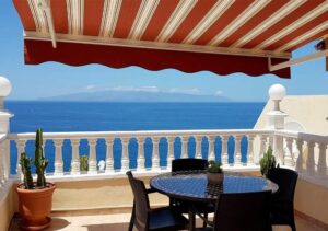 Ferienapartment mit Meerblick & Pool in Puerto Santiago