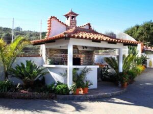 Charmante Ferienwohnung, voll ausgestattet, hundefreundlich, mit Grillterrasse und Bergpanorama in El Tanque, Teneriffa