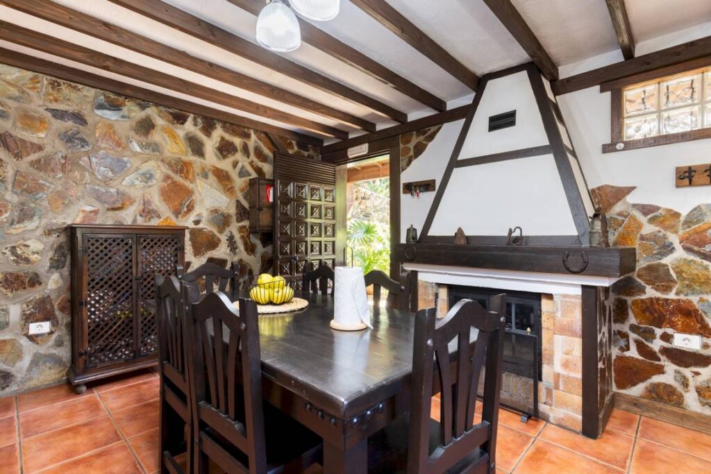 Chalet mit Privatpool, Grill und Garten in Icod de los Vinos